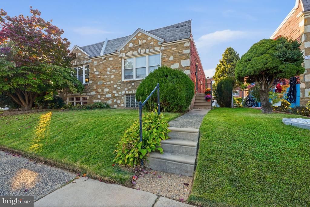 7802 Brier Street, Philadelphia, PA 19152 Main Photo