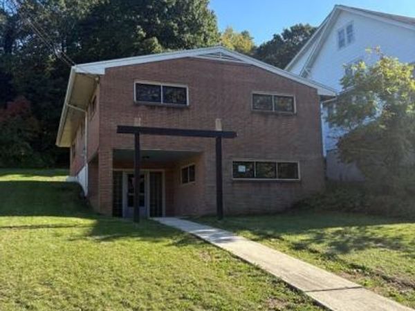 1931 W HOWARD AVENUE , POTTSVILLE, PA 17901