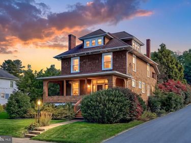 19 S CONSTITUTION AVENUE , NEW FREEDOM, PA 17349
