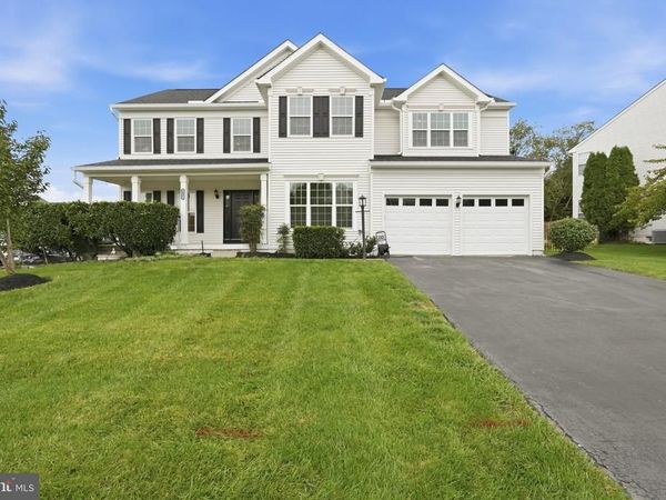 8851 TENBURY COURT, BRISTOW, VA 20136