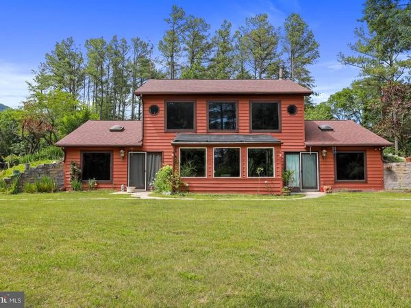632 PILGRIMS WAY, BENTONVILLE, VA 22610