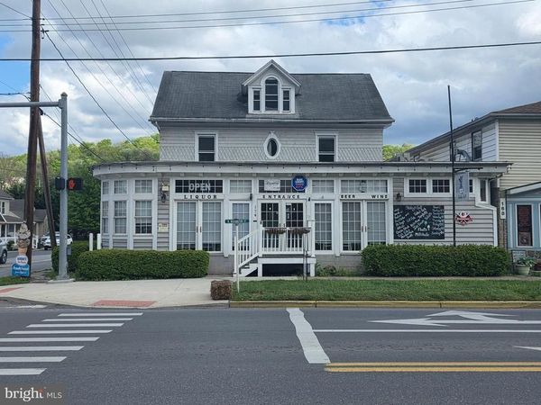 174 N WASHINGTON STREET , BERKELEY SPRINGS, WV 25411