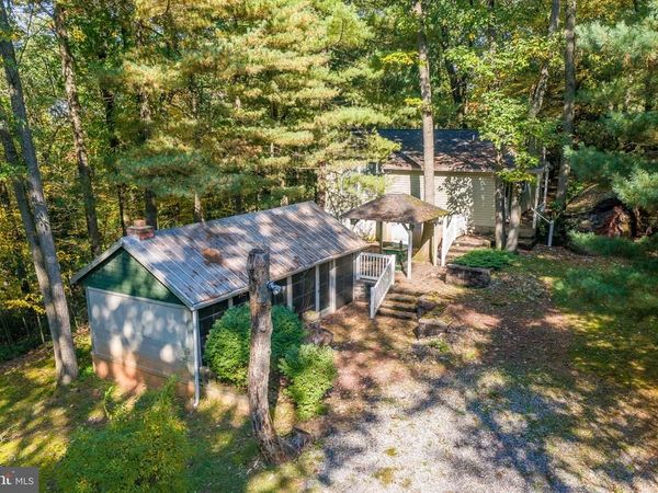 238 FOX ROAD , NEWMANSTOWN, PA 17073