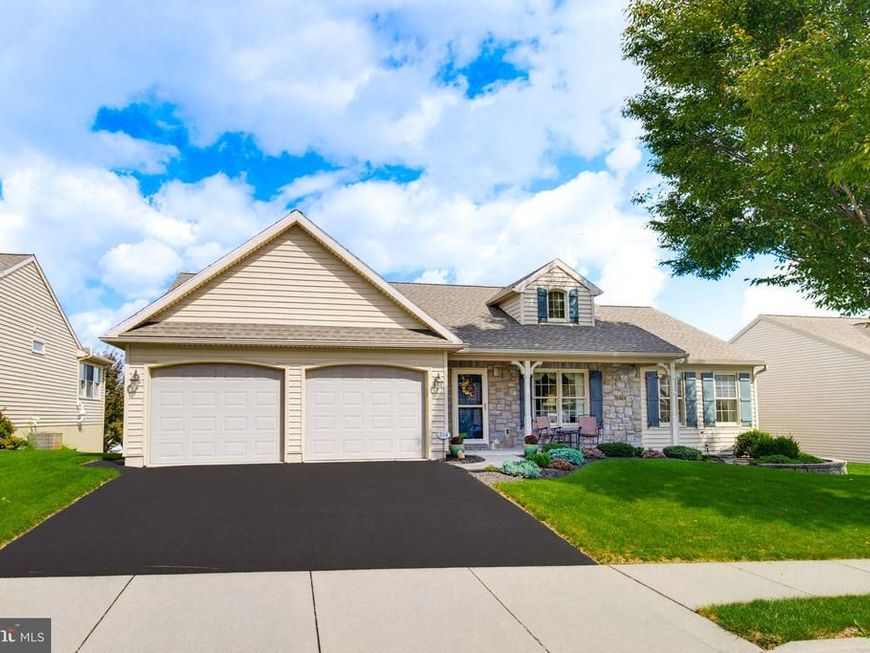 724 Heather Rdg , Manheim, PA 17545 Main Photo