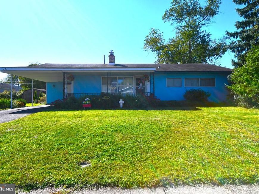 95 Daffodil Lane, Levittown, PA 19055 Main Photo