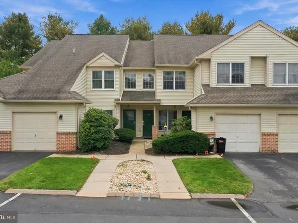 112 LINDFIELD CIRCLE , MACUNGIE, PA 18062