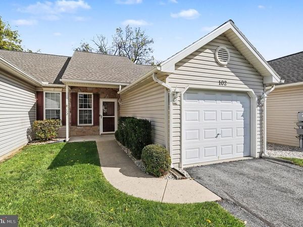 102 TURNING LEAF , READING, PA 19605