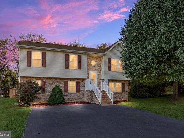 139 HILLVIEW DRIVE , MAURERTOWN, VA 22644
