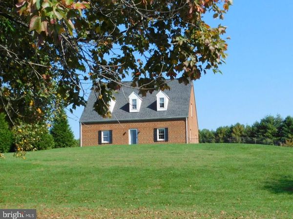 LOVETTSVILLE, VA 20180