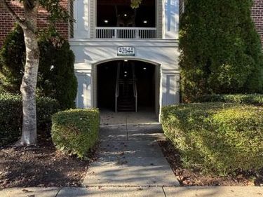 42544 HOLLYHOCK TERRACE , Unit 104, BRAMBLETON, VA 20148