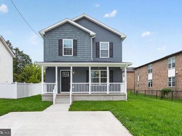 207 S LOUDOUN STREET , STRASBURG, VA 22657