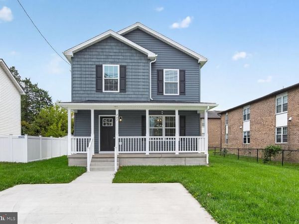 207 S LOUDOUN STREET , STRASBURG, VA 22657