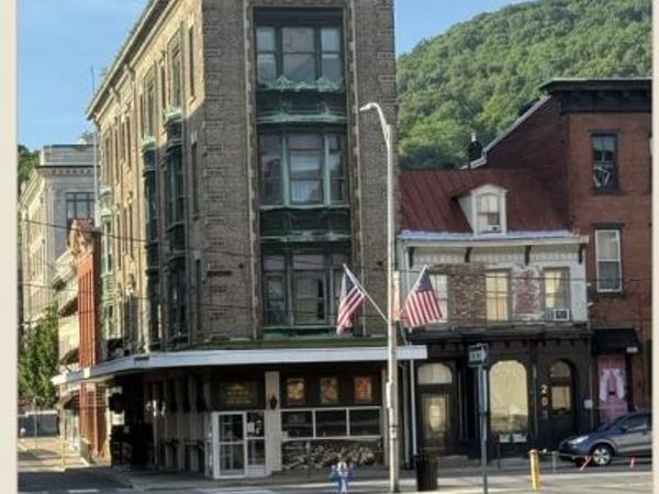201 W MARKET STREET , POTTSVILLE, PA 17901