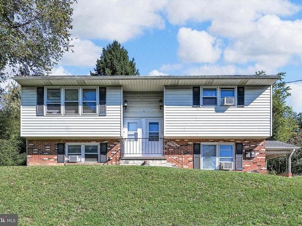 451 MAIN STREET , HARRISBURG, PA 17113