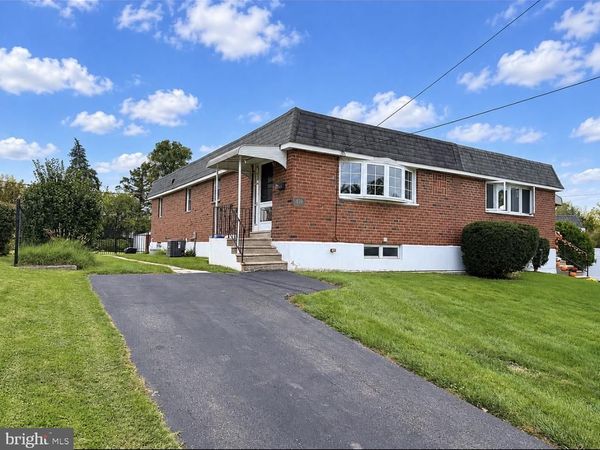 619 TURF LANE, CONSHOHOCKEN, PA 19428