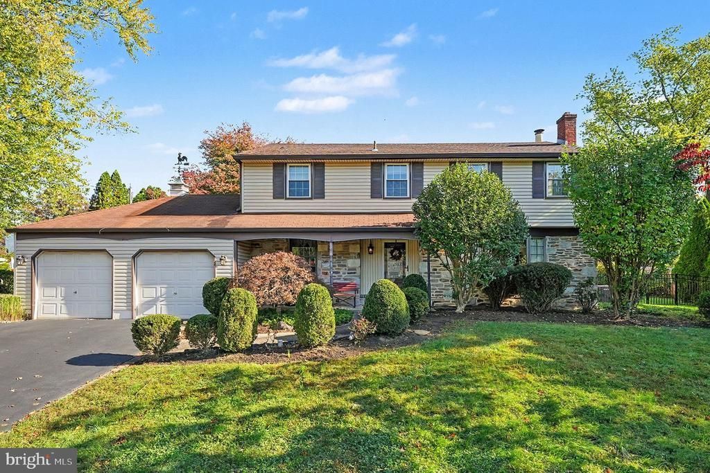 329 FAIRHILL DRIVE , SOUTHAMPTON, PA 18966