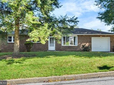 1380 KELLY ROAD , HARRISBURG, PA 17113