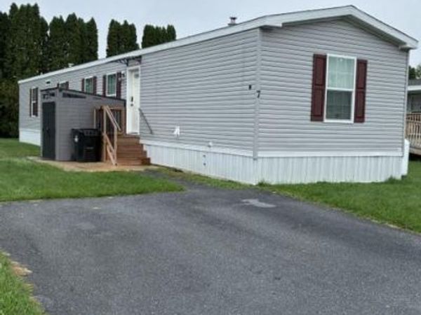 7 NORTHCREST, LEBANON, PA 17046