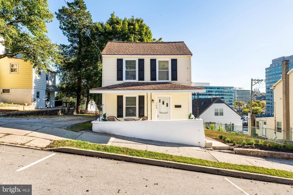 104 MERION AVENUE , WEST CONSHOHOCKEN, PA 19428