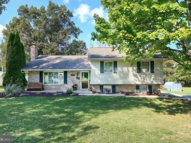 58 LINDA AVENUE , HANOVER, PA 17331