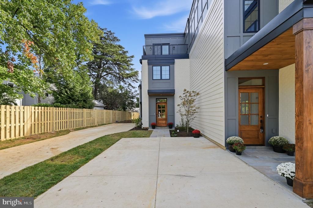 1225 N Quincy Street , Arlington, VA 22201 Main Photo