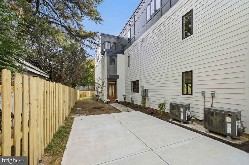 1227 N Quincy Street , Arlington, VA 22203 Main Photo