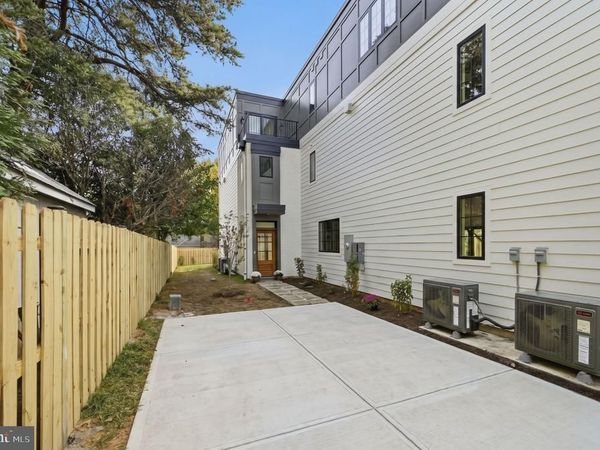 1227 N QUINCY STREET , ARLINGTON, VA 22203