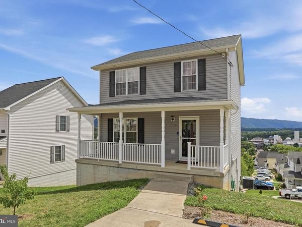 508 THOMPSON STREET , STRASBURG, VA 22657