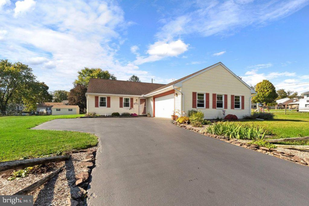 323 Willow Street , Adamstown, PA 19501 Main Photo