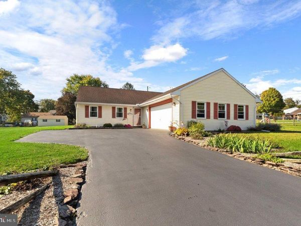 323 WILLOW STREET , ADAMSTOWN, PA 19501