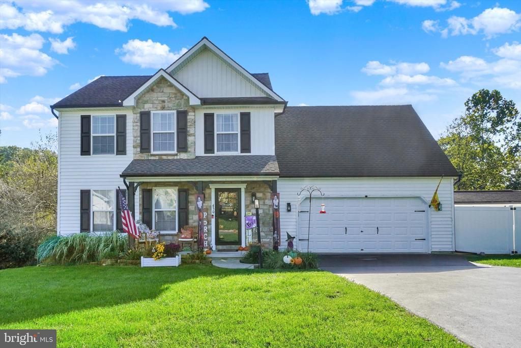 450 ABBEY DRIVE , MOUNT WOLF, PA 17347