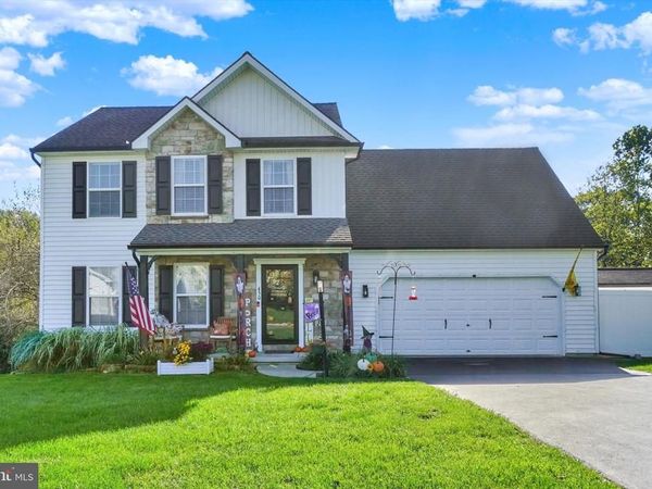 450 ABBEY DRIVE, MOUNT WOLF, PA 17347