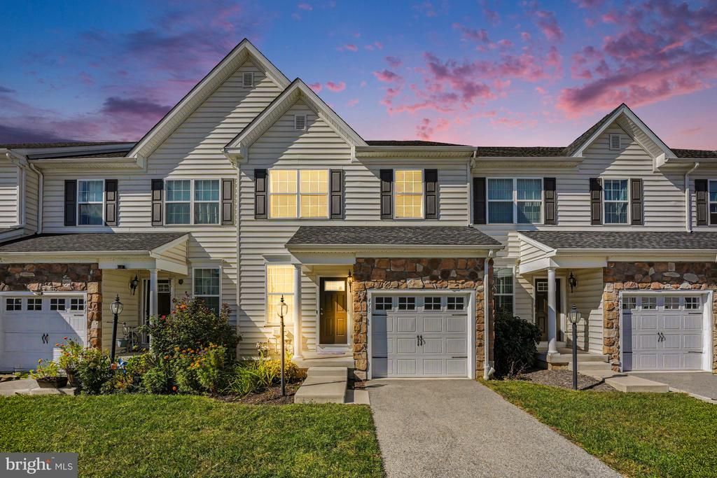 413 SOURWOOD ROAD, NORRISTOWN, PA 19403