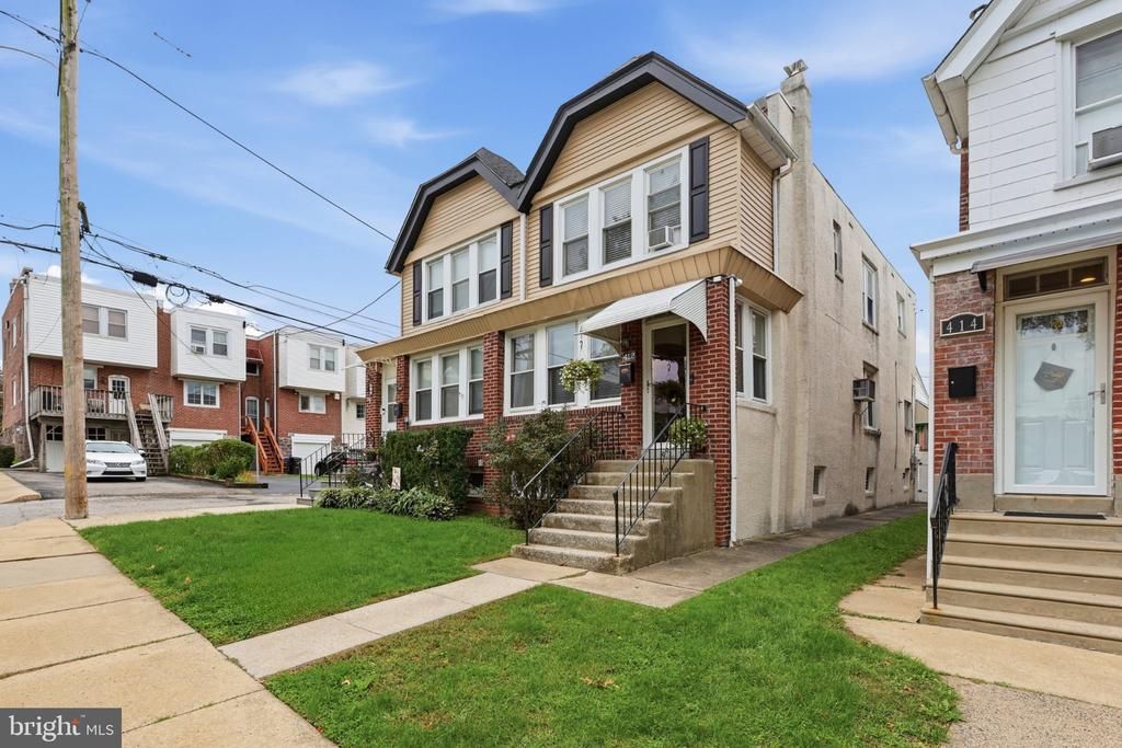 412 W FREEDLEY STREET, NORRISTOWN, PA 19401