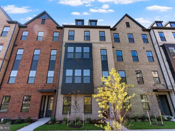 14989 DECO CIRCLE , CHANTILLY, VA 20151