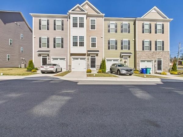 32 CHESTER COURT , MIDDLETOWN, MD 21769