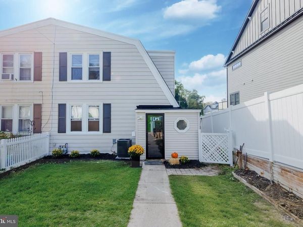 202 N ABERDEEN AVENUE , WAYNE, PA 19087