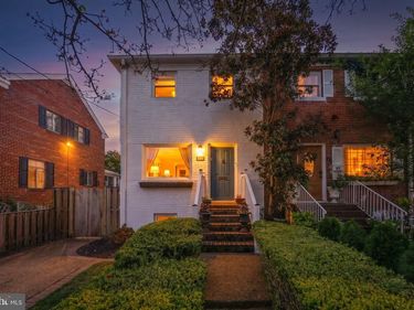 19 E CUSTIS AVENUE , Unit A, ALEXANDRIA, VA 22301