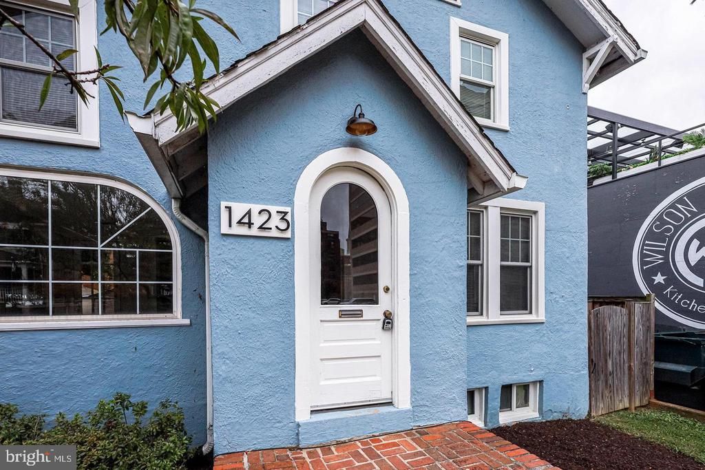 1423 N Garfield Street , Arlington, VA 22201 Main Photo