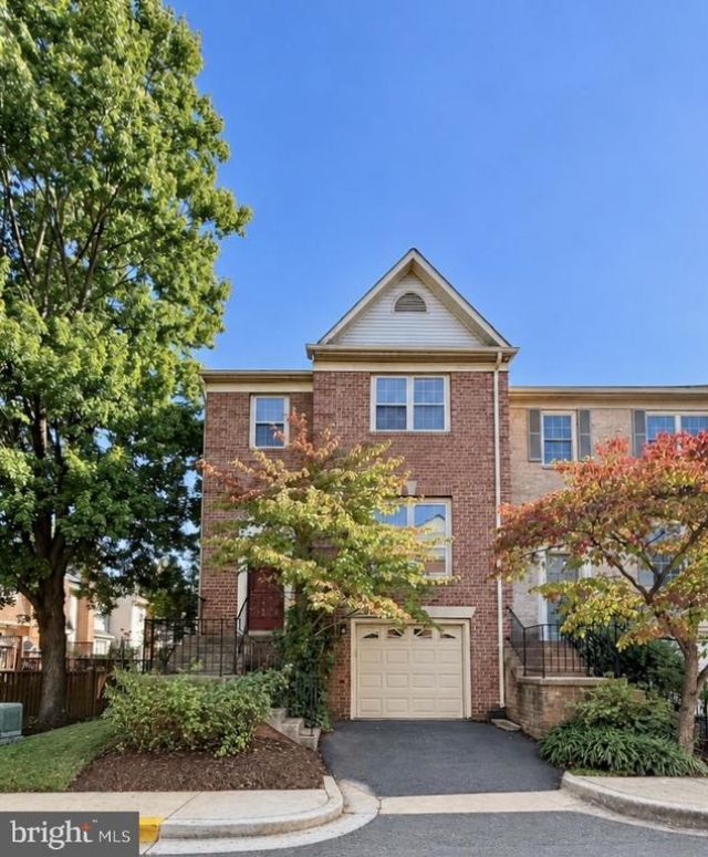 7216 SWANSONG WAY , BETHESDA, MD 20817