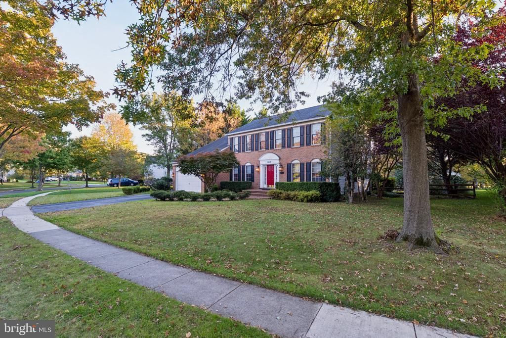 15118 BRIARCLIFF MANOR WAY, BURTONSVILLE, MD 20866