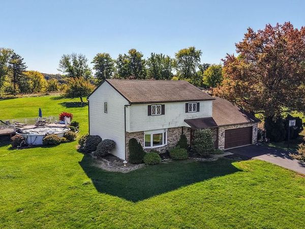 109 SUNNY COURT , LEESPORT, PA 19533