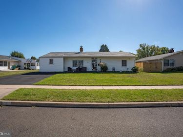 36 ELM LANE , LEVITTOWN, PA 19054