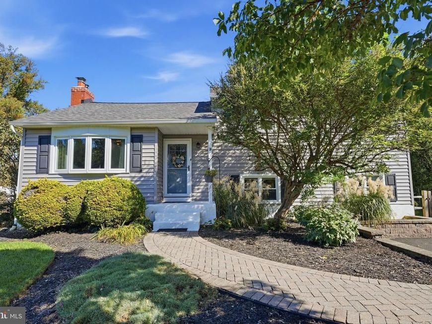 18 Oakdale Boulevard , Yardley, PA 19067 Main Photo