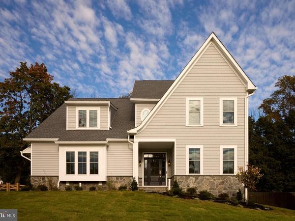 2 MARTINS LANE , BERWYN, PA 19312