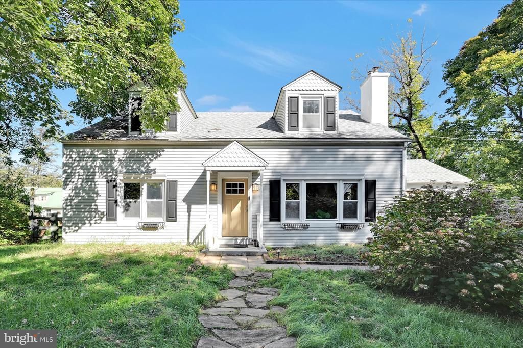 2211 STRASBURG ROAD , COATESVILLE, PA 19320