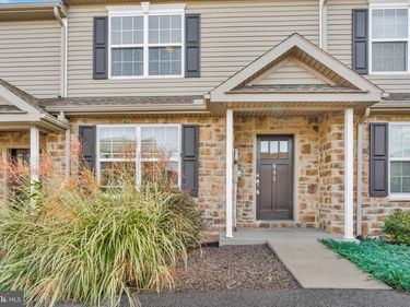 841 GREGS DRIVE , HARRISBURG, PA 17111
