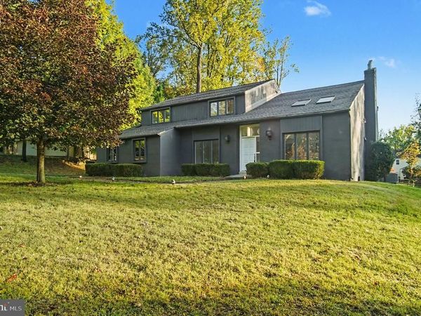 3 HARVEY LANE , NEWTOWN SQUARE, PA 19073