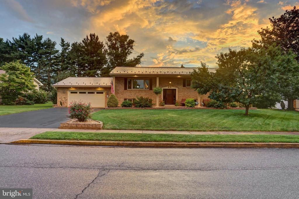 130 PARK PLACE W , SHIPPENSBURG, PA 17257