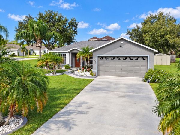 5245 NW Reba Circle, Port St. Lucie, FL 34986